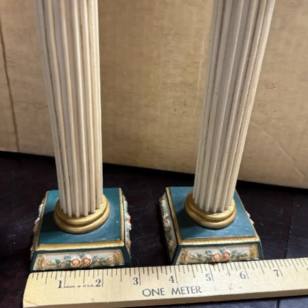 Ornate Vintage 2 Candlesticks Pedestal Column Resin Gold Floral 9